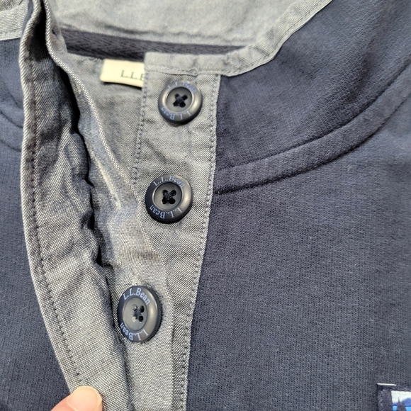 L.L. Bean Henley Classic Rugby Syle Hidden Button Placket Size Large - Picture 6 of 8